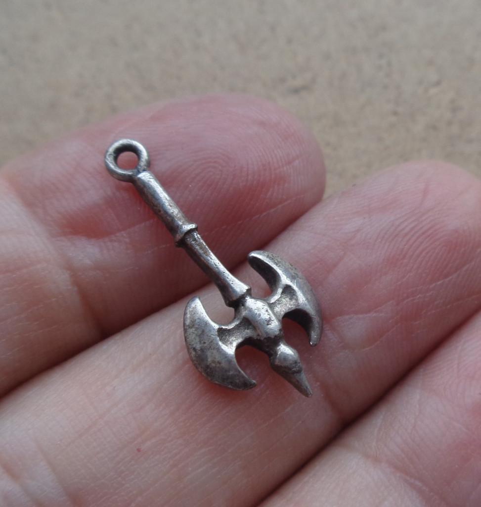 zilveren bedel viking bijl [656], Sieraden, Tassen en Uiterlijk, Bedels, Zo goed als nieuw, Overige merken, Zilver, 1 bedel, Verzenden