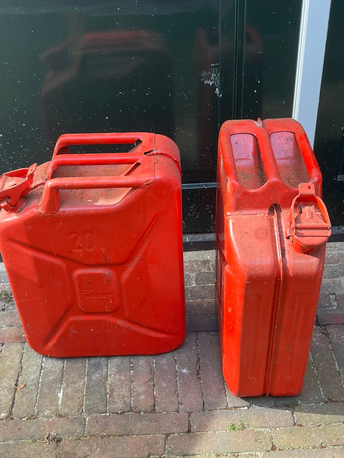 Jerrycan metaal 20 liter, 2 stuks, Ophalen, Gebruikt, Motor en Techniek, Zeilboot of Motorboot