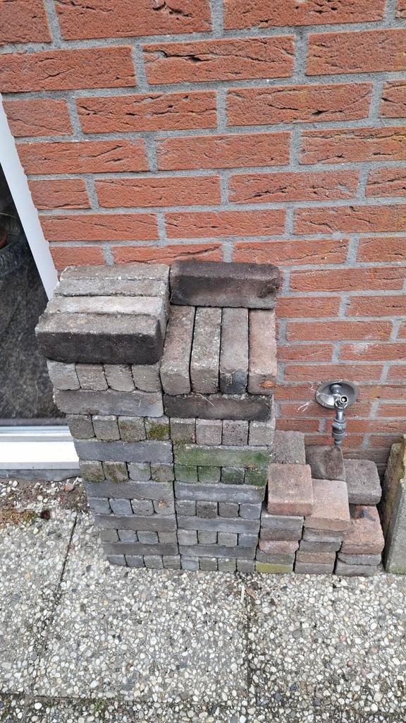 Gratis af te halen : Stenen, Tuin en Terras, Ophalen, Gebruikt, Overige typen, Minder dan 5 m²