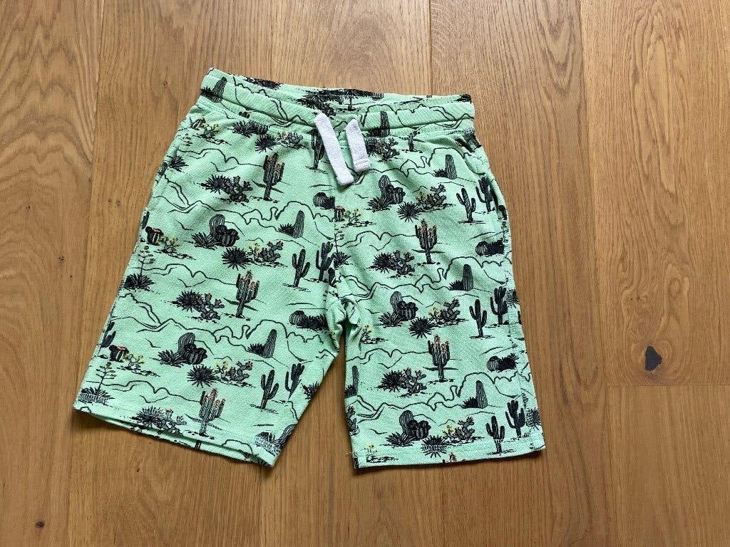 Korte broek print maat 134 / 140, Kinderen en Baby's, Kinderkleding | Maat 134, Ophalen, Zo goed als nieuw, Jongen, Broek