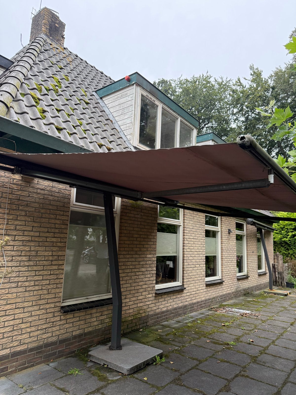Gebruikt zonnescherm, breedte 380cm, 300 cm uitrolbaar, Ophalen, Gebruikt, 250 cm tot 450 cm, Knikarmscherm