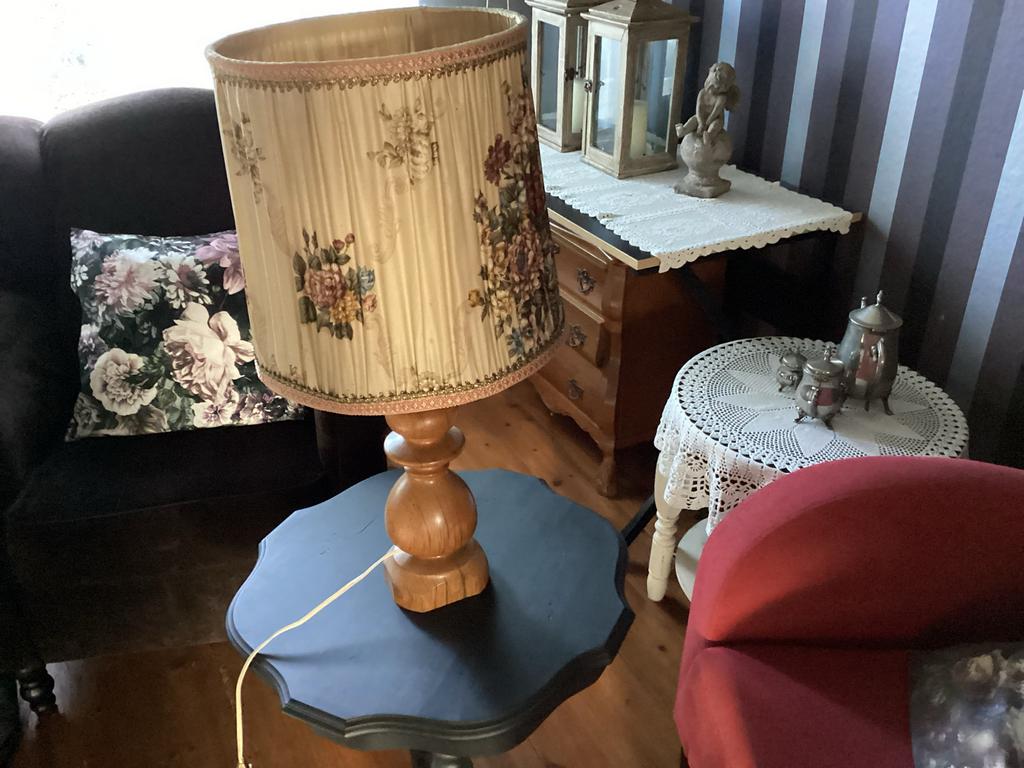 Brocante tafellamp met gebloemde kap, Ophalen