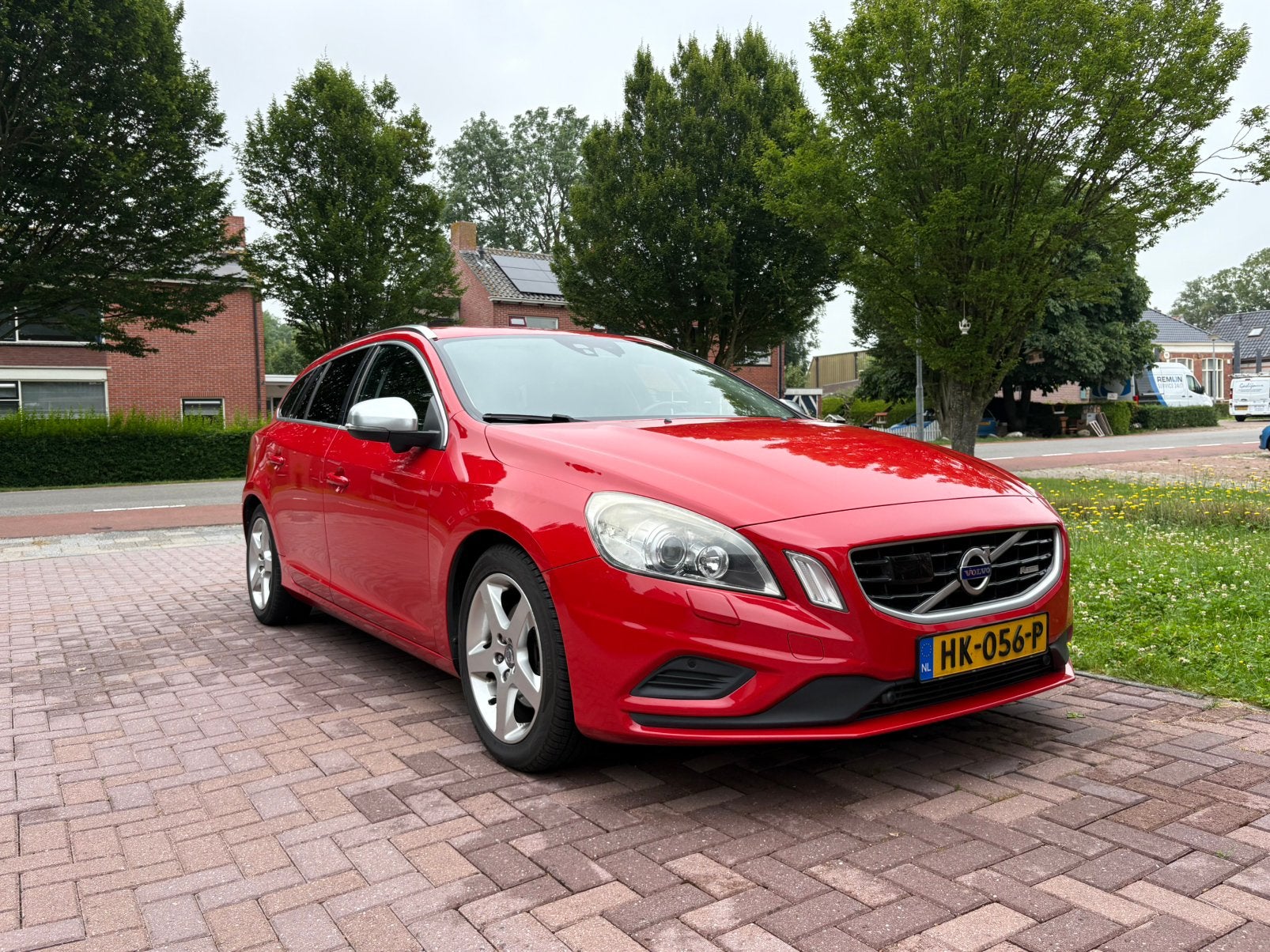 Volvo V60 T3 Start/stop 150pk 2011 Rood, Auto's, Volvo, Particulier, V60, ABS, Achteruitrijcamera, Adaptieve lichten, Adaptive Cruise Control