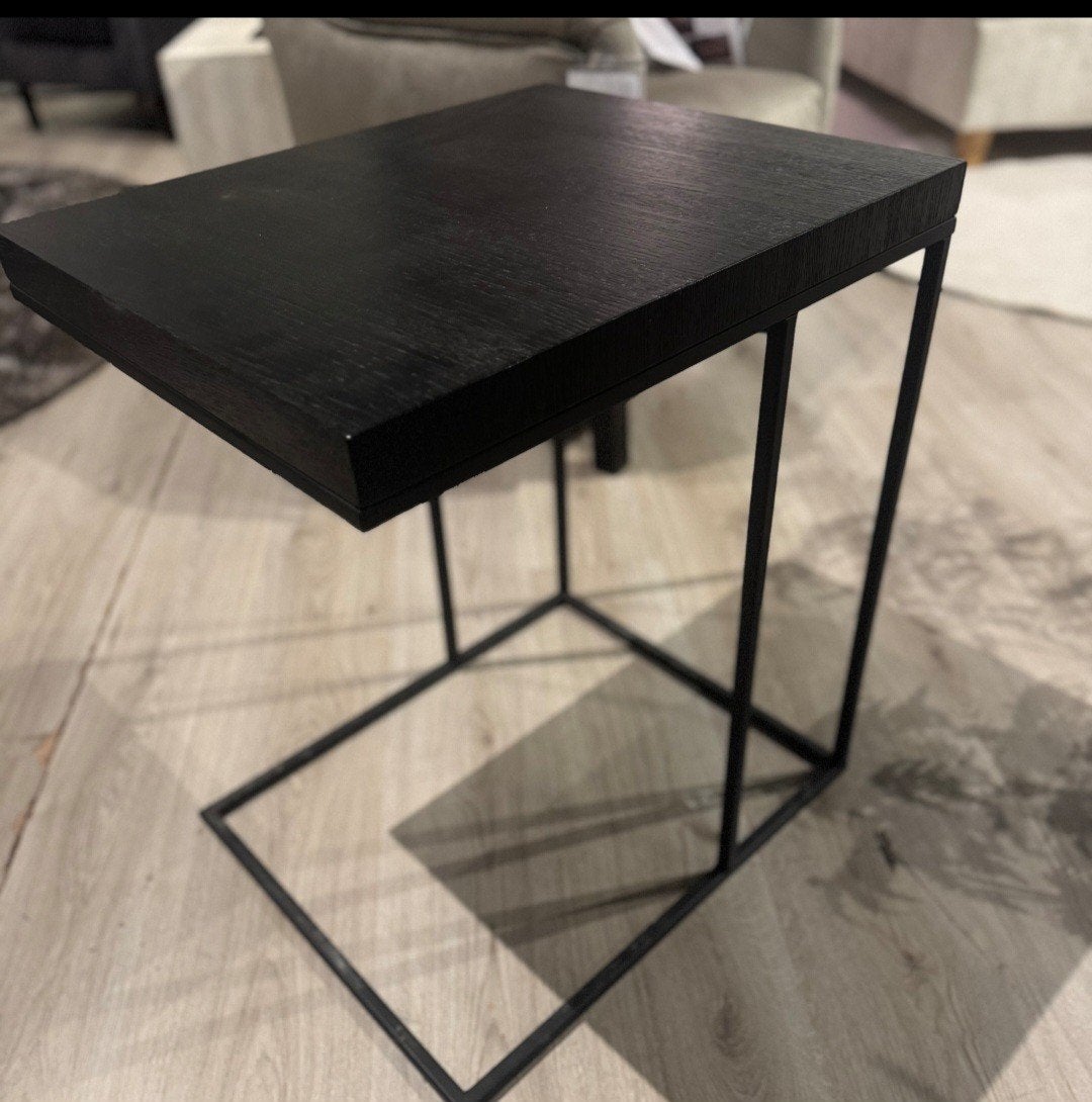 Oakura sofatable richmond interiors