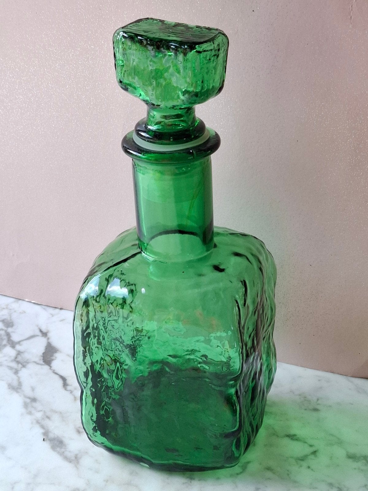 vintage brutalist karaf fles glas groen, Antiek en Kunst, Verzenden
