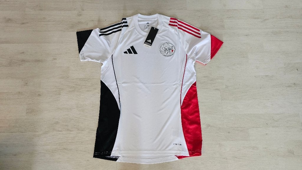 Ajax Training Shirt! Seizoen 25/26! Mt S! NIEUW!, Ophalen of Verzenden, Nieuw, Rood, Voetbal