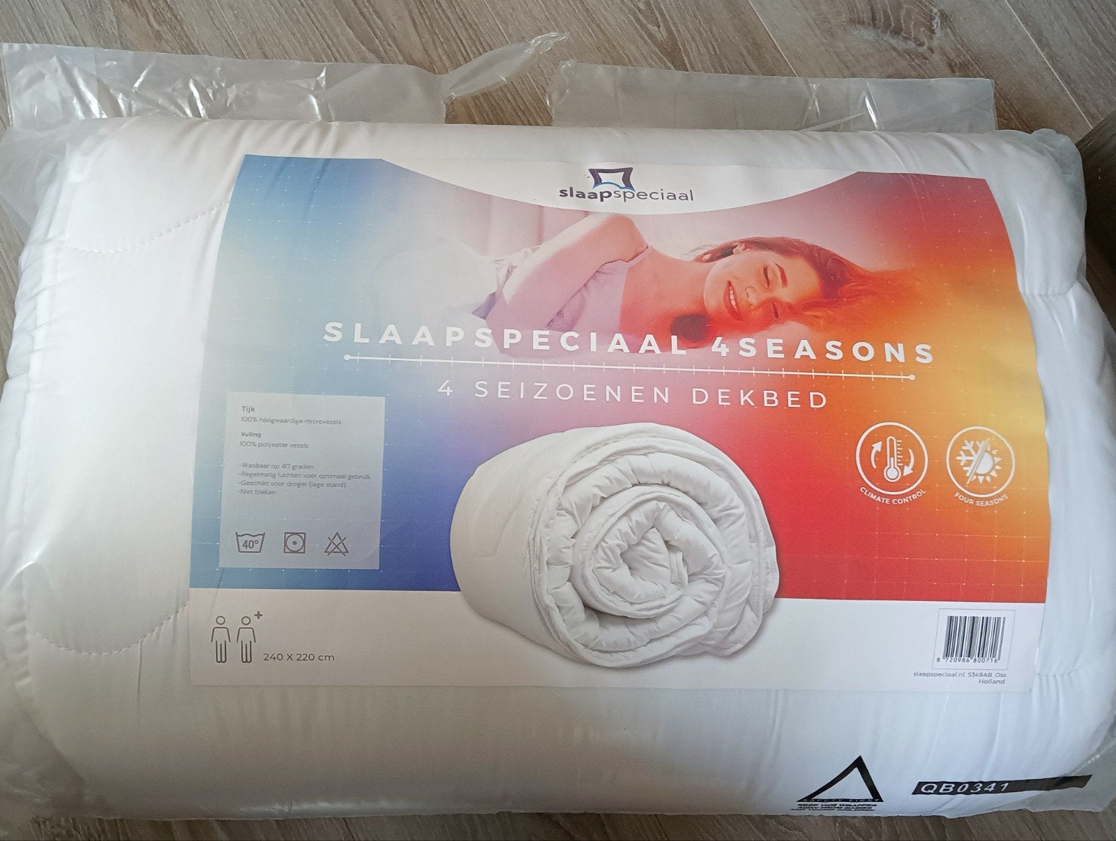 Nieuw in gesloten verpakking 2 persoons dekbed 240x220 cm, Ophalen, Wit, Deken of Dekbed, Nieuw