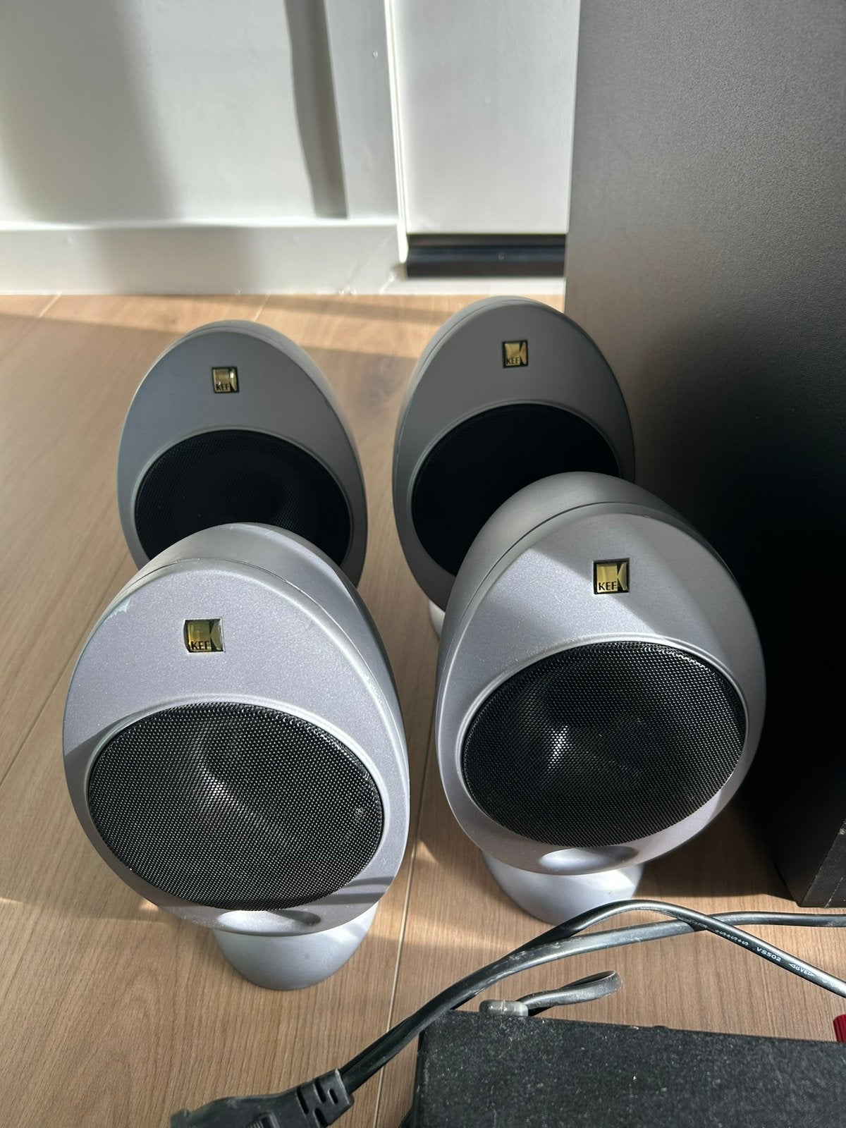 KEF HTS2001 luidsprekers eitjes + Magnat Omega 250 subwoofer