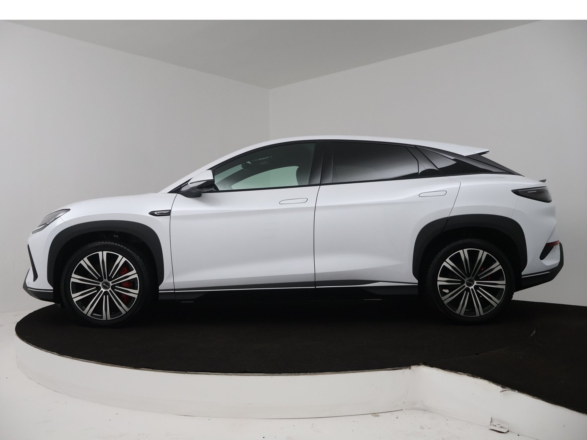 BYD SEALION 7 Design AWD 82.5 kWh | 100% Nieuw & Origineel N, Auto's, BYD, Automaat, 12 maanden, Zwart, Wit