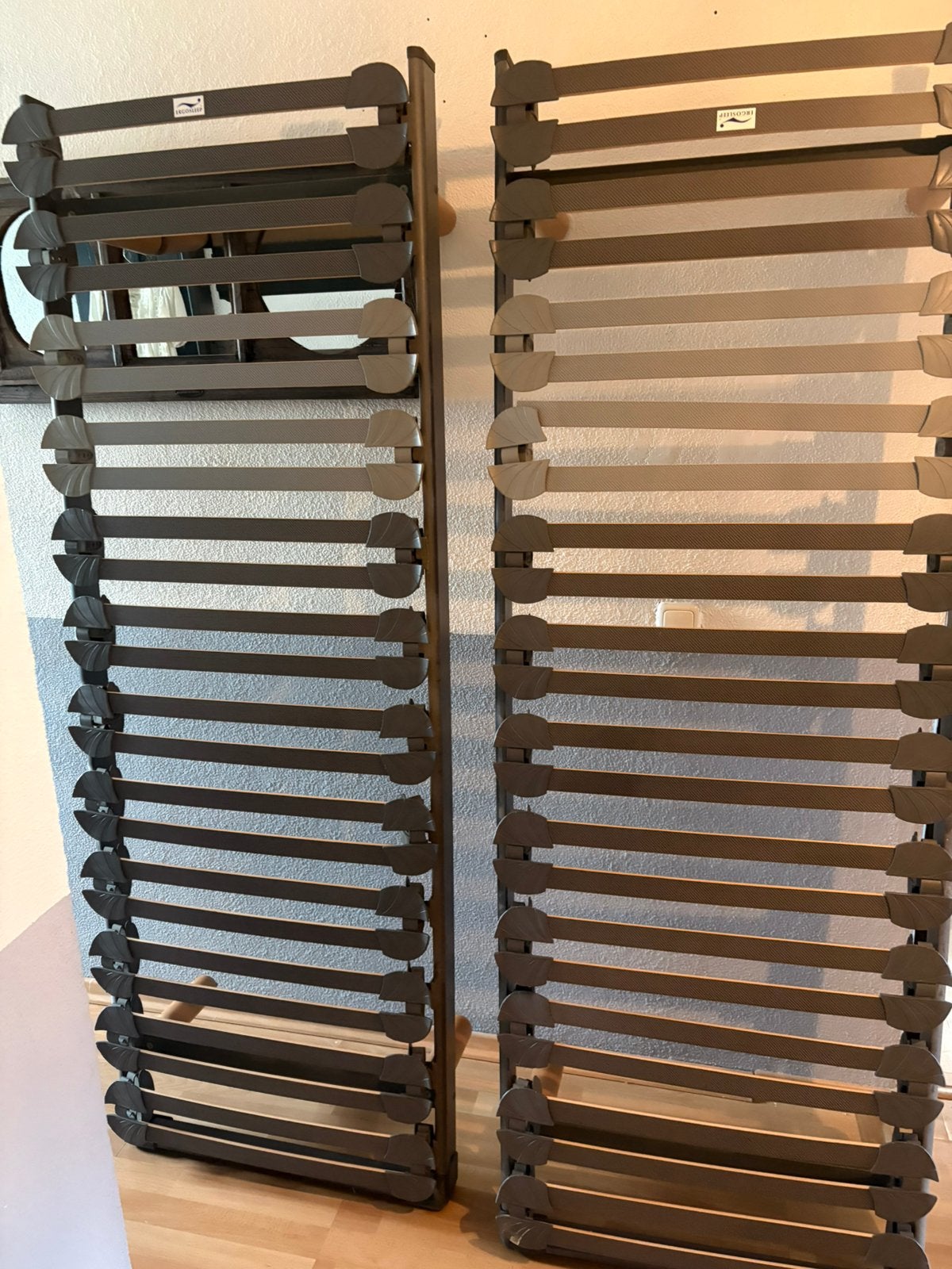 2x Ergosleep lattenbodems op pootjes  2x 70 x 200 ZGAN, Huis en Inrichting, Ophalen, 70 cm of minder, Zo goed als nieuw, Bedbodem