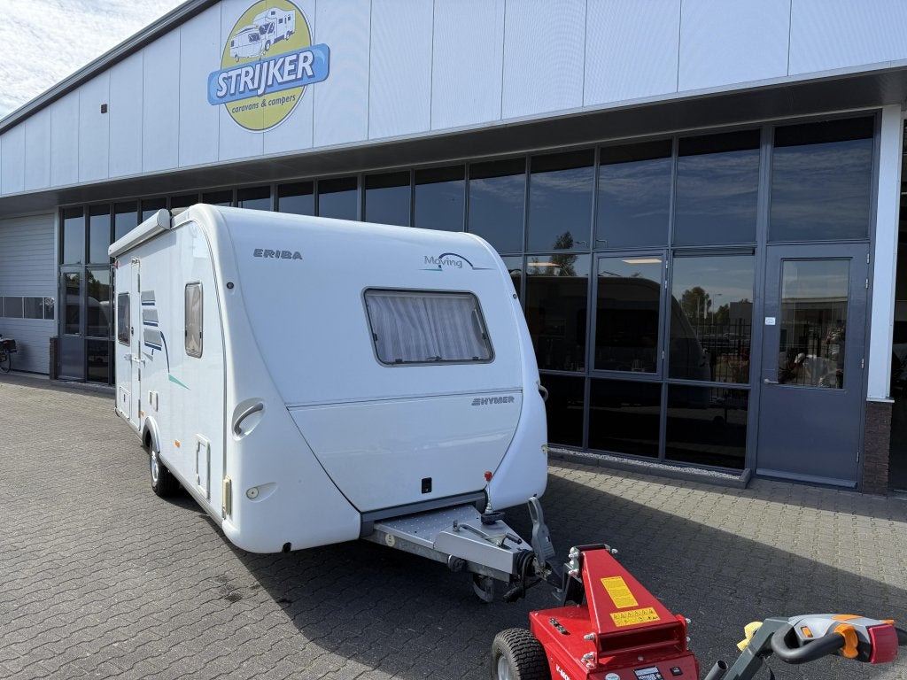 Eriba Moving 545 B Fransbed 150x200 + Rondzit + Bovag 2026 !, Caravans en Kamperen, Standaardzit, Bedrijf, Schokbreker, 5 tot 6 meter