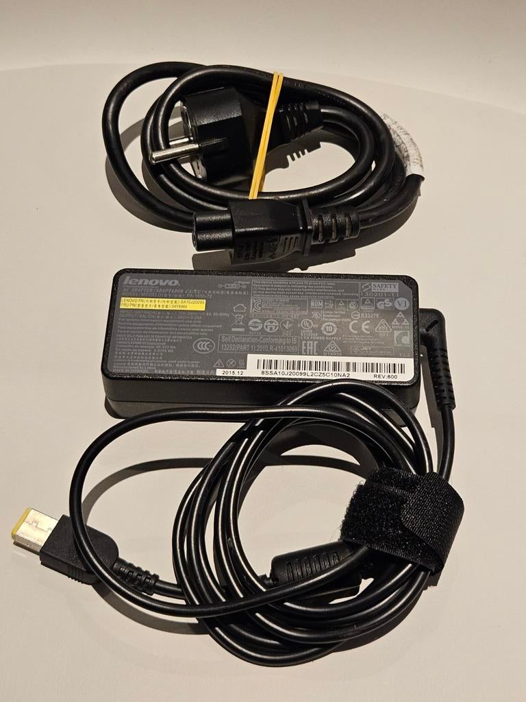Lenovo laptop oplader, Computers en Software, Laptop-opladers, Ophalen of Verzenden, Zo goed als nieuw, Lenovo origineel