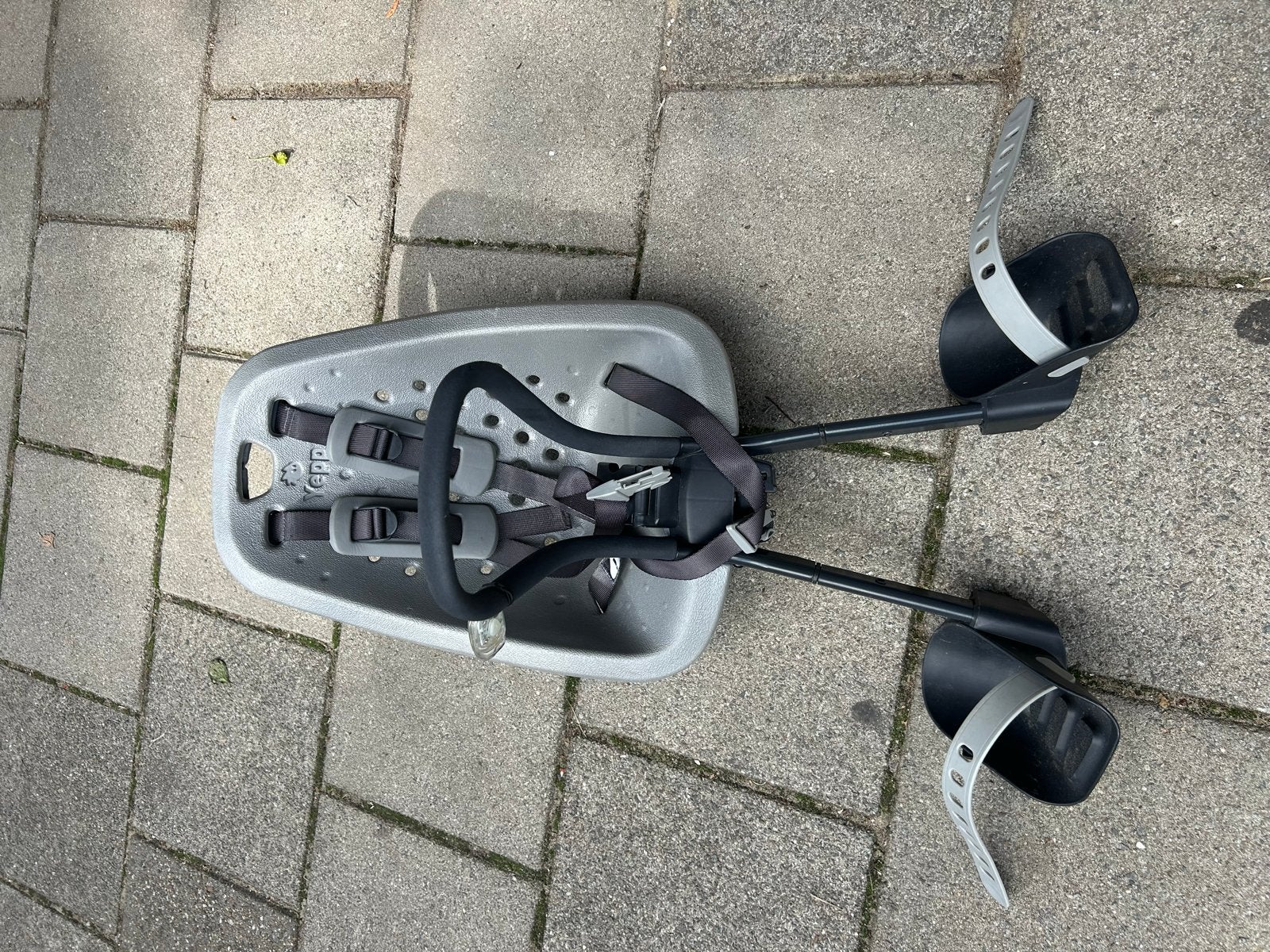 Yepp Mini fietsstoeltje voor, grijs - geen adapter, Ophalen, Voetsteuntjes, 0 t/m 18 kg, Voorzitje