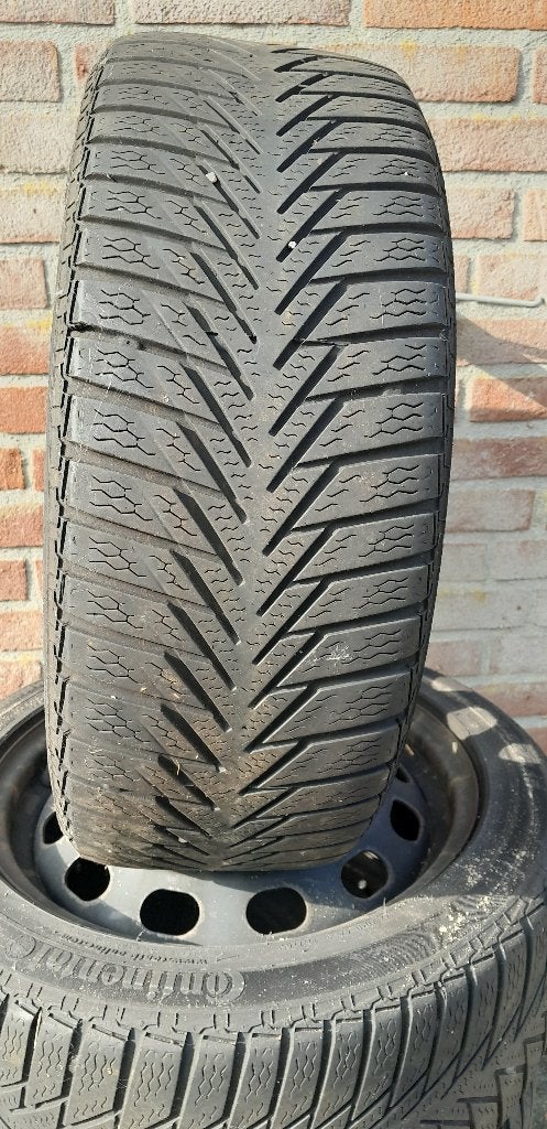 set winterbanden met velg+wieldoppen ( ford), Ophalen, Gebruikt, 15 inch, Winterbanden