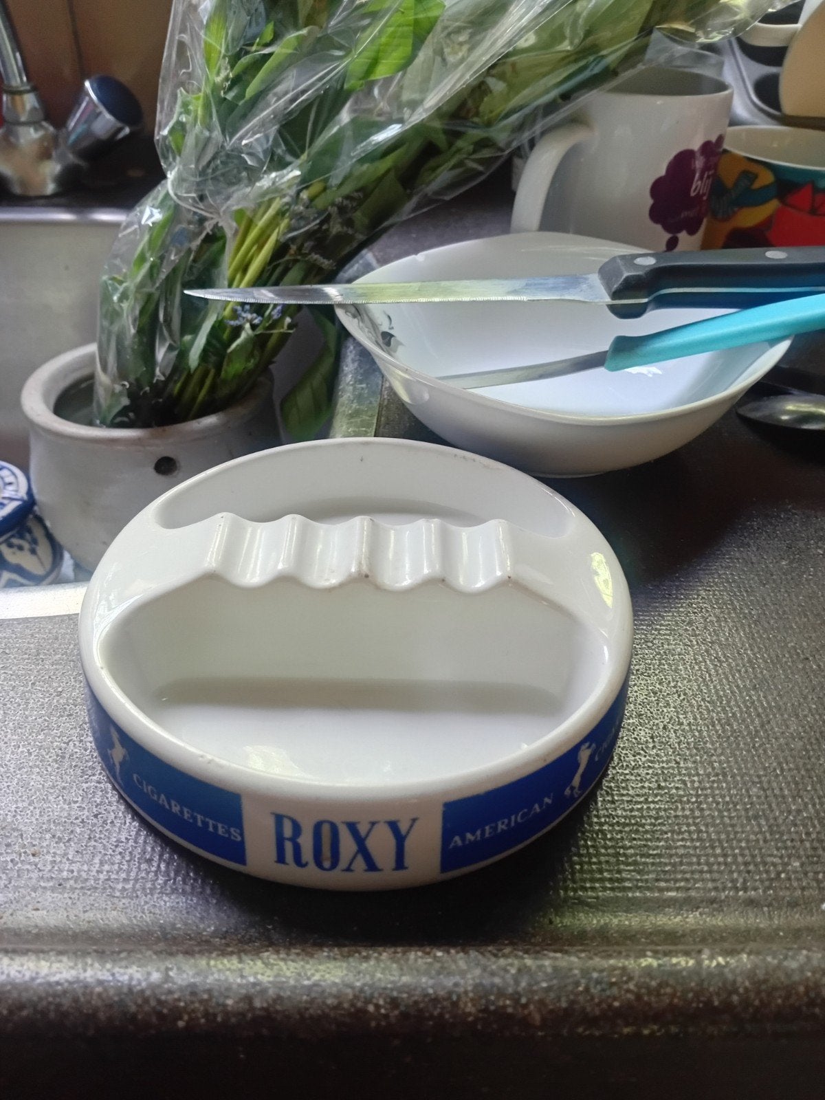 Vintage reclame asbak .wit met blauwe opdruk: Roxy, Ophalen