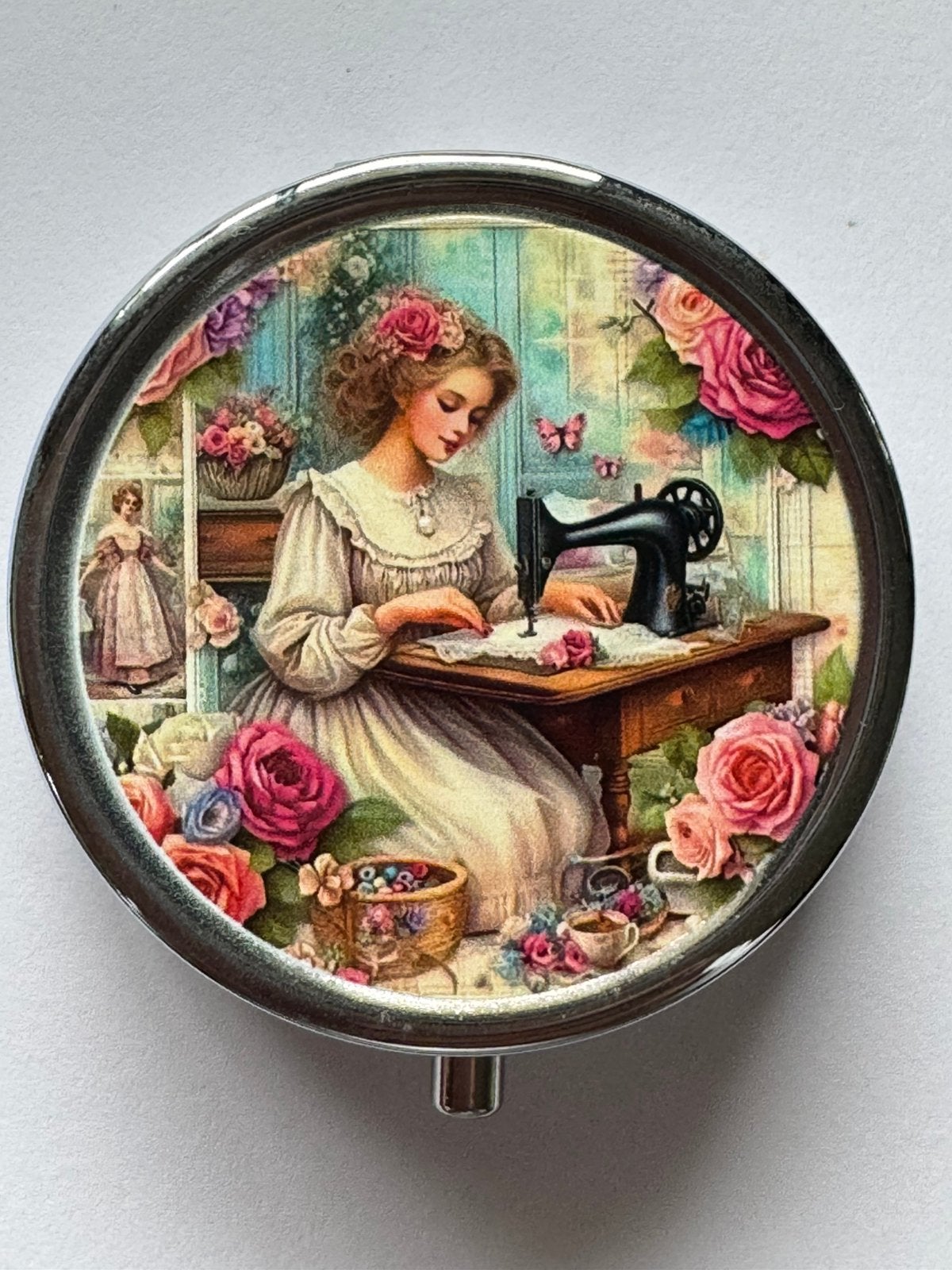 Pillendoosje medicijndoosje - coupeuse vintage stijl, Ophalen of Verzenden, Nieuw