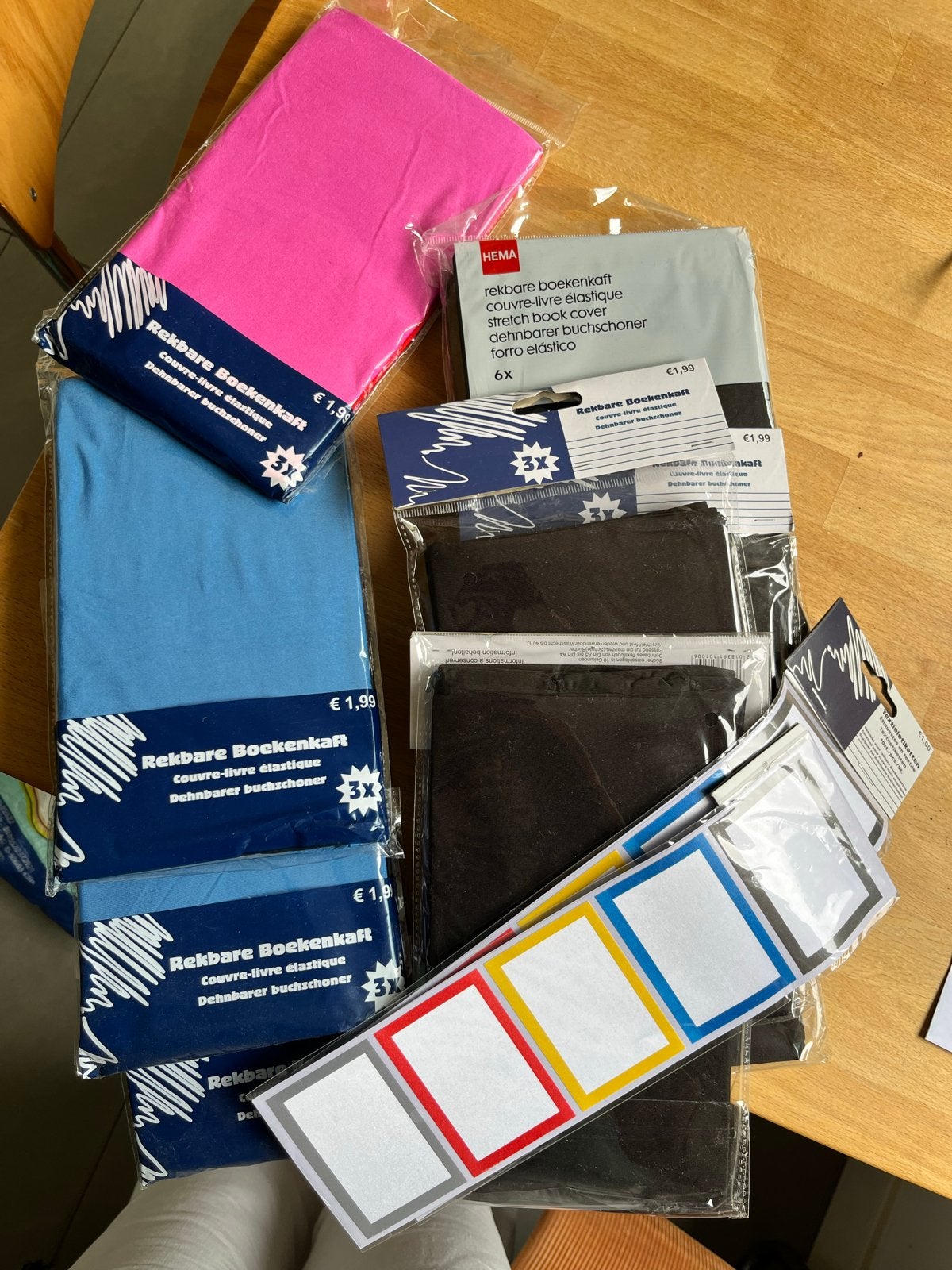 27 Rekbare boekenkaften en 10 textieletiketten, Ophalen of Verzenden, Nieuw