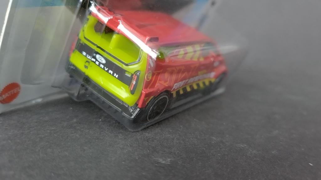 Ford Transit Supervan 1:64 Hotwheels Treasure Hunt Pol, 1186 MJ 1 NL, Auto, Nieuw, Ophalen of Verzenden