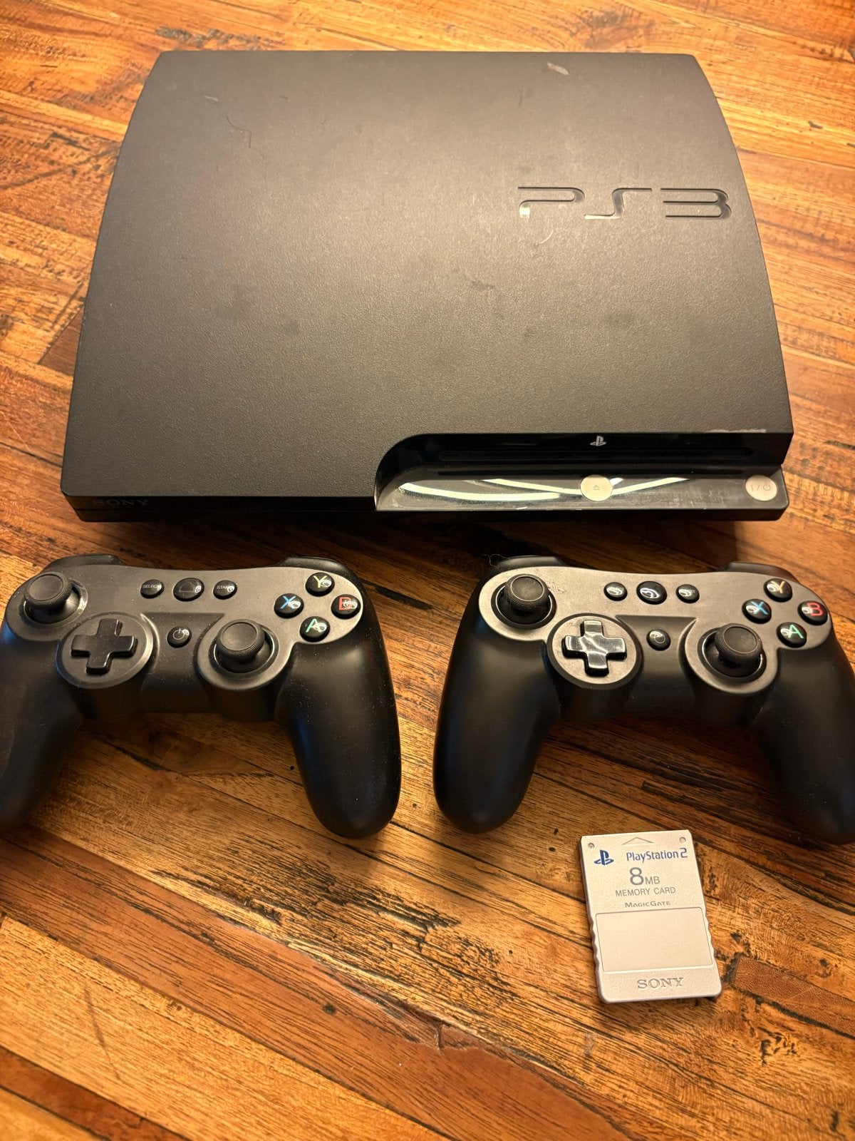 PlayStation 3 Slim met 2 controllers en memory card, Spelcomputers en Games, Spelcomputers | Sony PlayStation 3, Gebruikt, Playstation