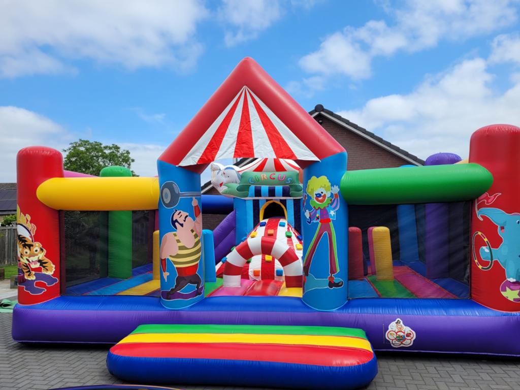 Te huur springkussen circus thema, Ophalen, Zo goed als nieuw, Overige