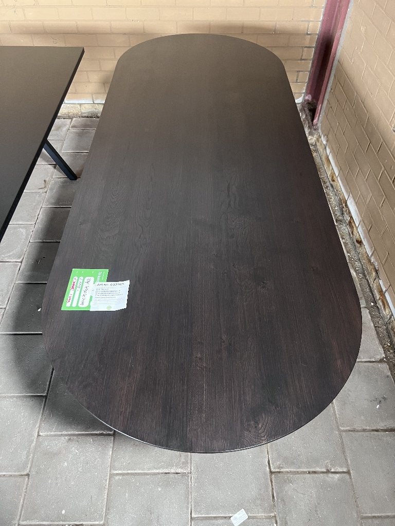Studio Henk Eettafel Eiken Plat ovaal 240 Bruin| €2709 nu, Huis en Inrichting, Tafels | Eettafels, Studio Henk, Studio Henk, Studio Henk