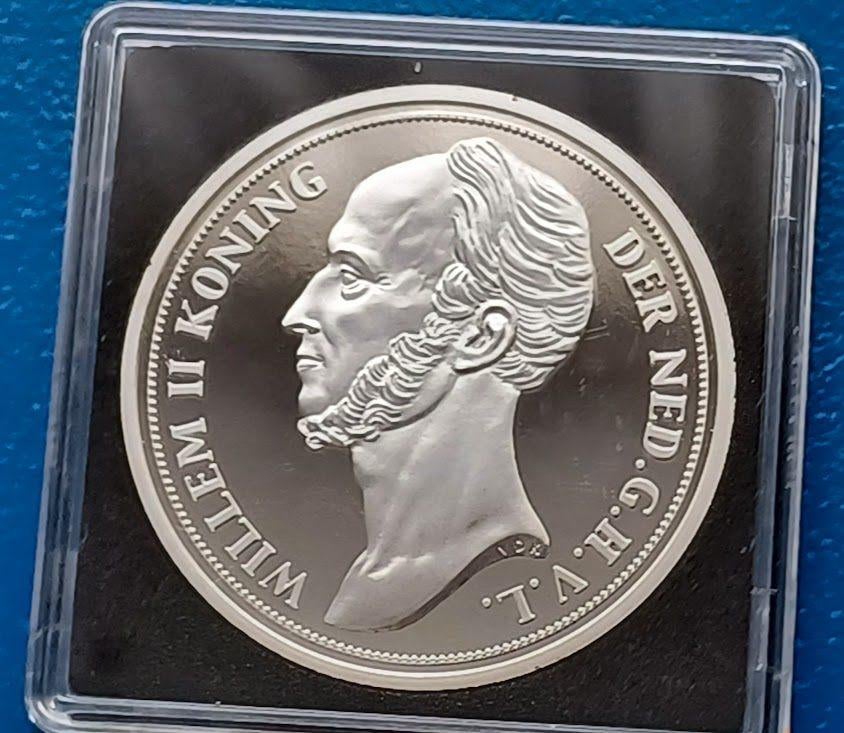 Nederland 1 gulden 1840 Willem II (replica), Postzegels en Munten, Verzenden, Overige materialen, Nederland