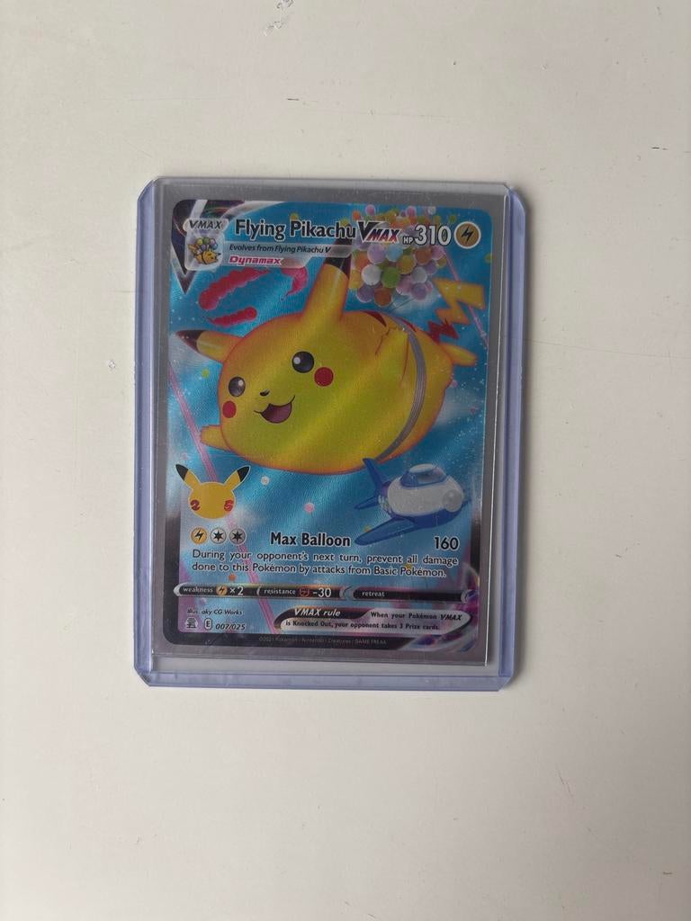 Flying Pikachu VMAX Pokémon Kaart (Celebrations), Ophalen of Verzenden, Zo goed als nieuw, Losse kaart