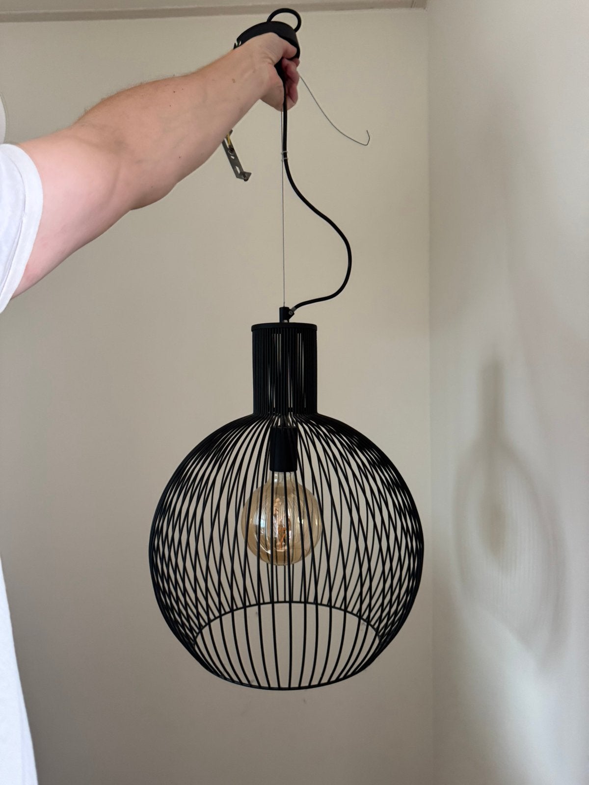 Zwarte metalen hanglamp kwantum, Huis en Inrichting, Ophalen, Zo goed als nieuw