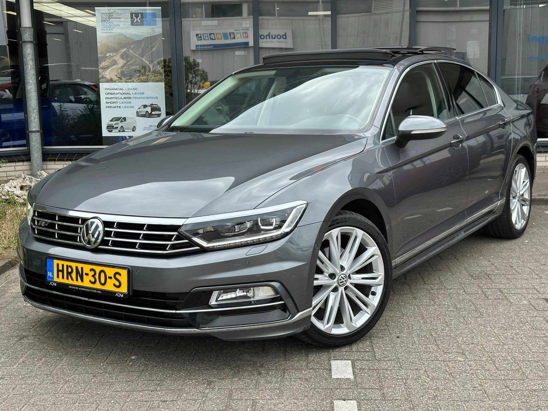 Volkswagen PASSAT 2.0 TDI Business Edition R l ACC l PANO l, Auto's, Gebruikt, 4 cilinders, Bedrijf, Diesel