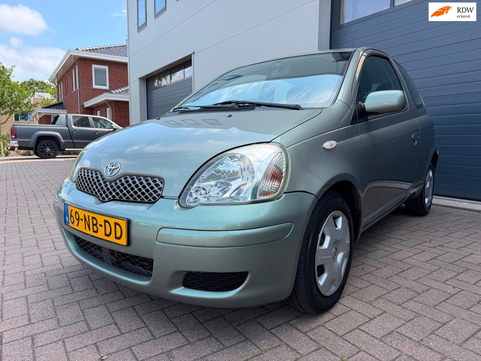 Toyota Yaris 1.3 VVT-i Sol/Automaat/1eigenaar/Dealer-onderho, Auto's, Gebruikt, 31 €/maand, 4 cilinders, 400 kg