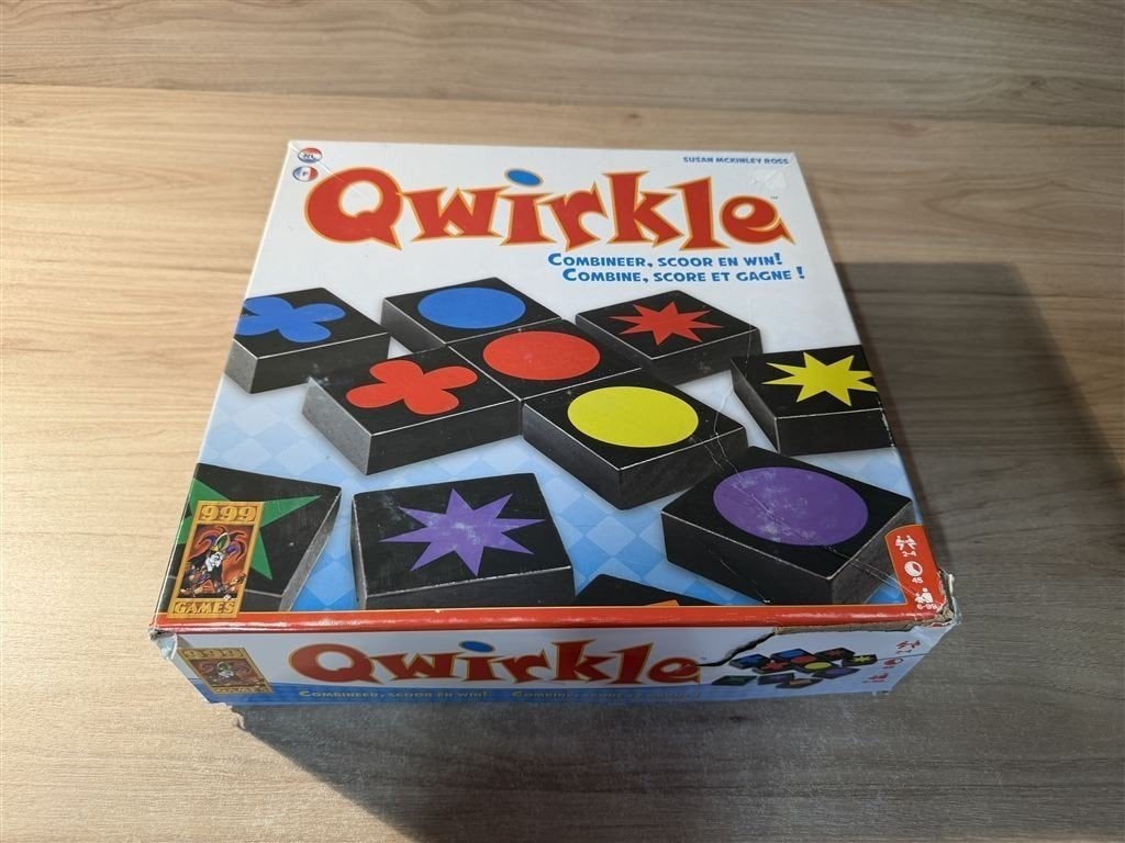 Qwirkle - 999 games - s6685, Hobby en Vrije tijd, Gezelschapsspellen | Bordspellen, Verzenden, Zo goed als nieuw