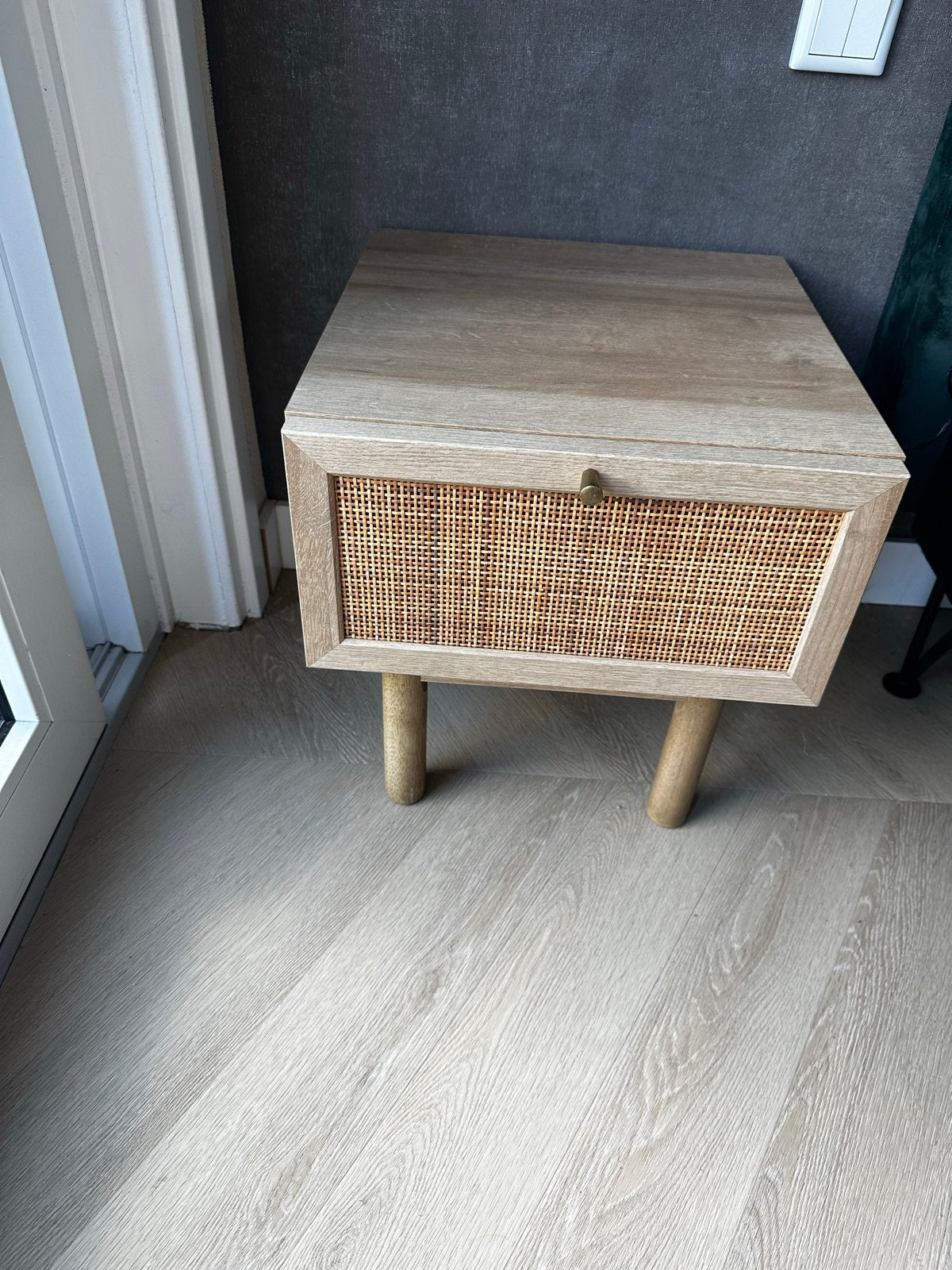Set van 2 nachtkastjes met lade en rotan front, Huis en Inrichting, Slaapkamer | Nachtkastjes, Ophalen, Zo goed als nieuw, Hout