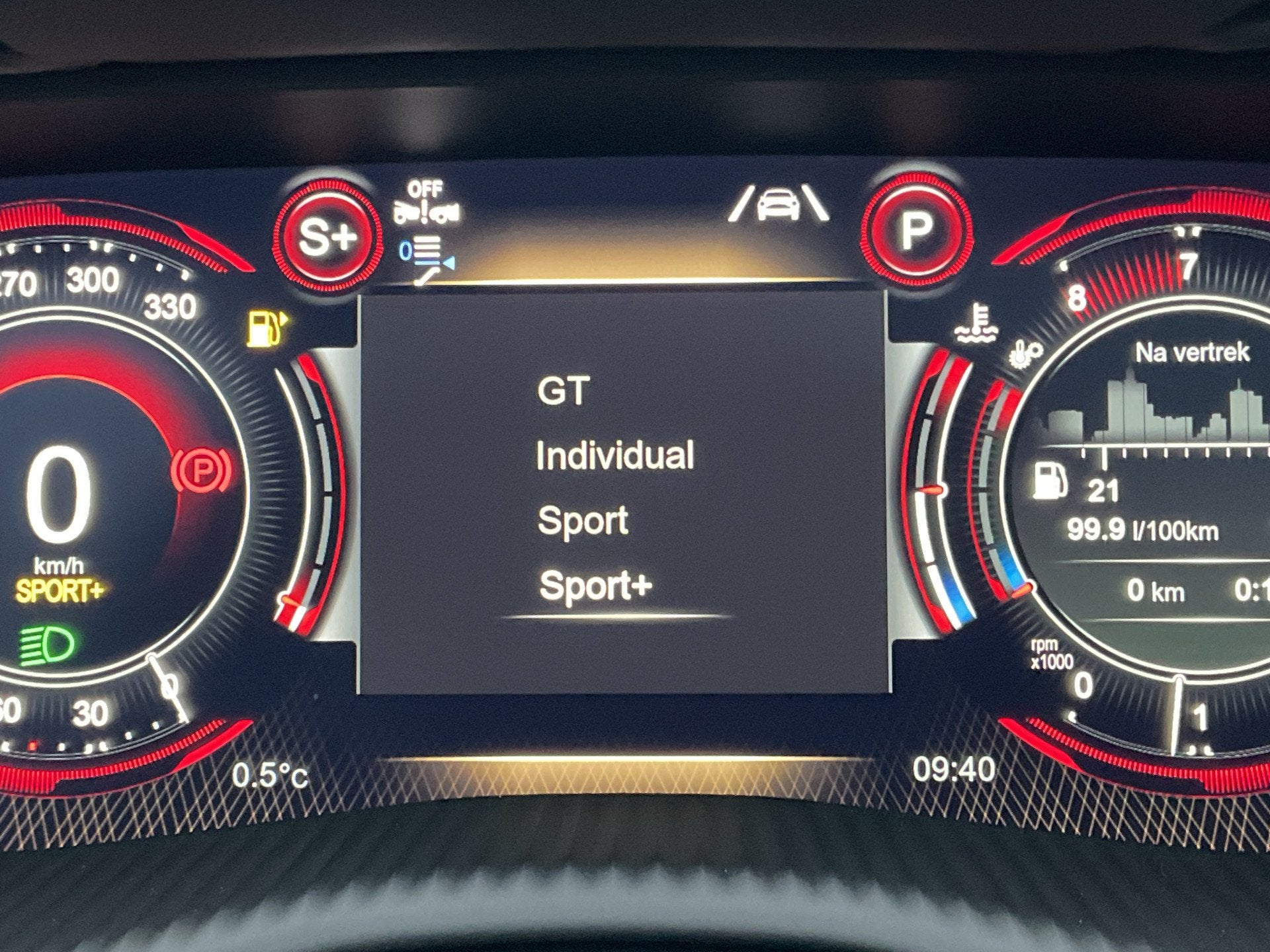 Foto 11 van Aston Martin Dbx 4.0 V8 360 Memory Stoelverw/koeling Sfeer