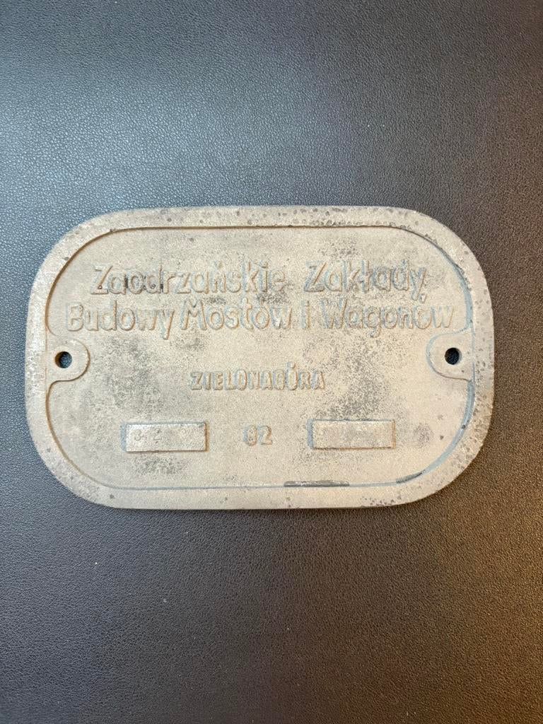 Metalen fabrieksplaat ‘Zaodrzanskie’ (ketelwagons NL), Verzamelen, Ophalen of Verzenden, Gebruikt, Trein