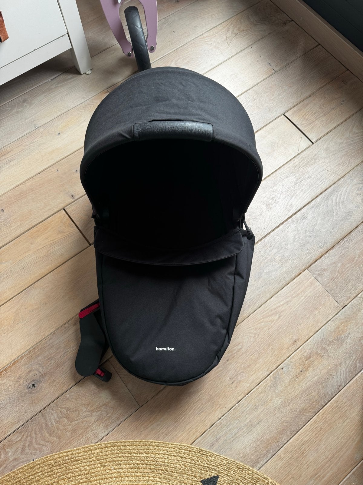 Hamilton reiswieg zwart inclusief adapters en doos, Zo goed als nieuw, Met reiswieg, Ophalen, Kinderwagen