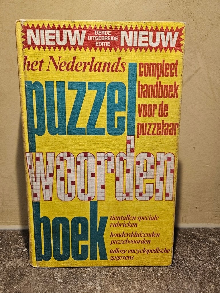 Het Nederlands Puzzel Woordenboek., Hobby en Vrije tijd, Ophalen of Verzenden, 500 t/m 1500 stukjes
