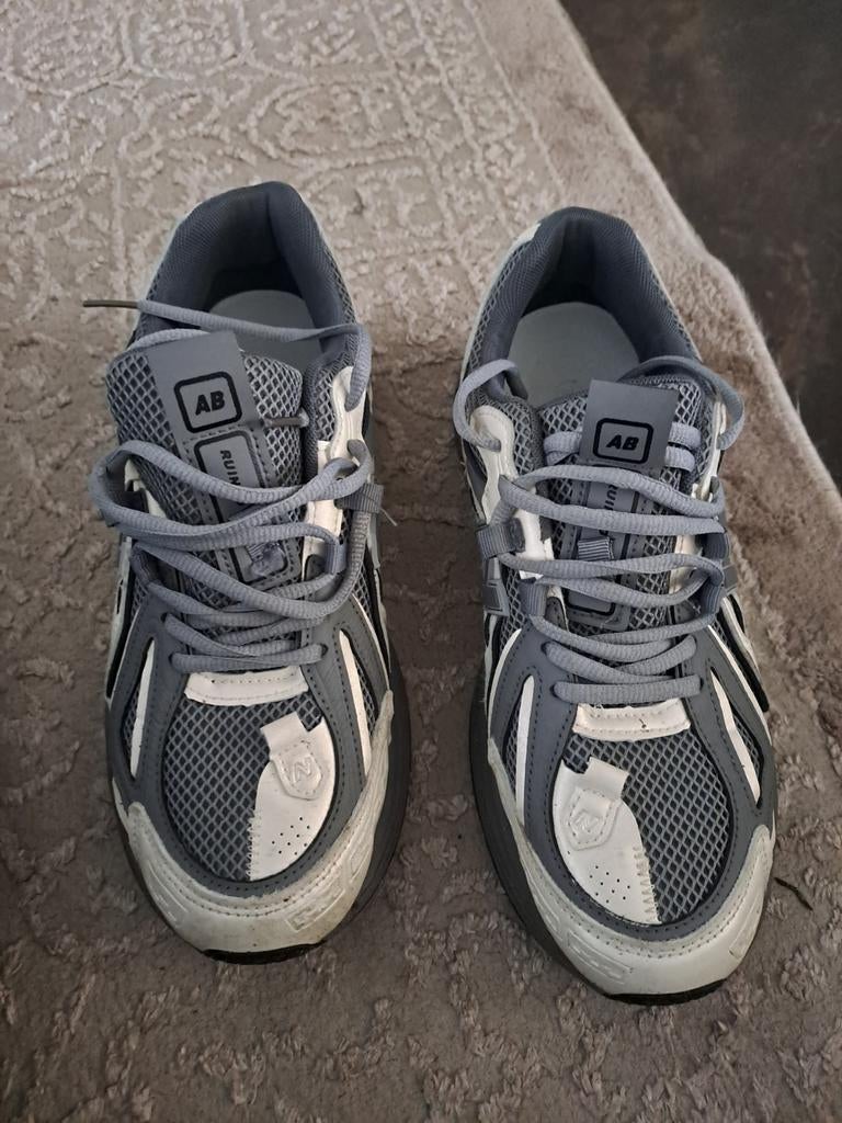 New Balance maat 44, Kleding | Heren, Schoenen, New Balance, Ophalen of Verzenden, Sneakers of Gympen, Zo goed als nieuw