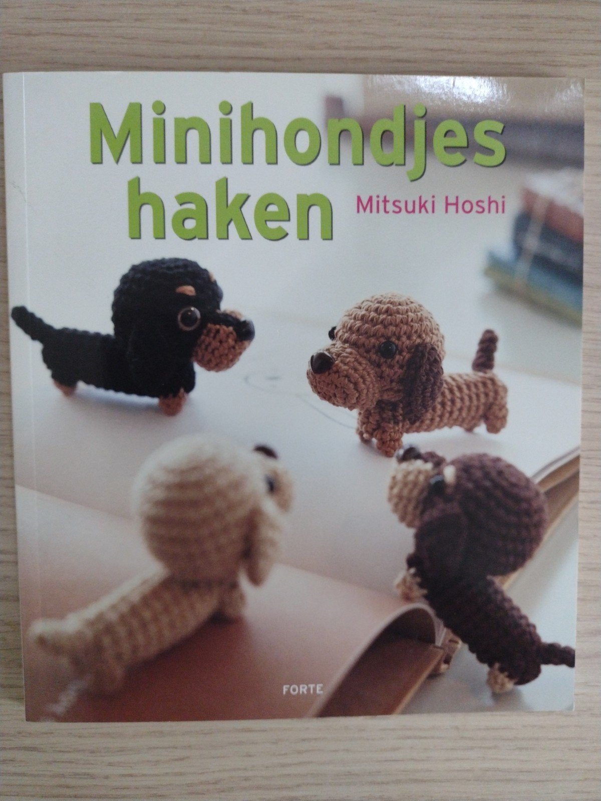 Minihondjes haken - Mitsuki Hoshi, Breien en Haken, Mitsuki Hoshi, Ophalen of Verzenden, Zo goed als nieuw