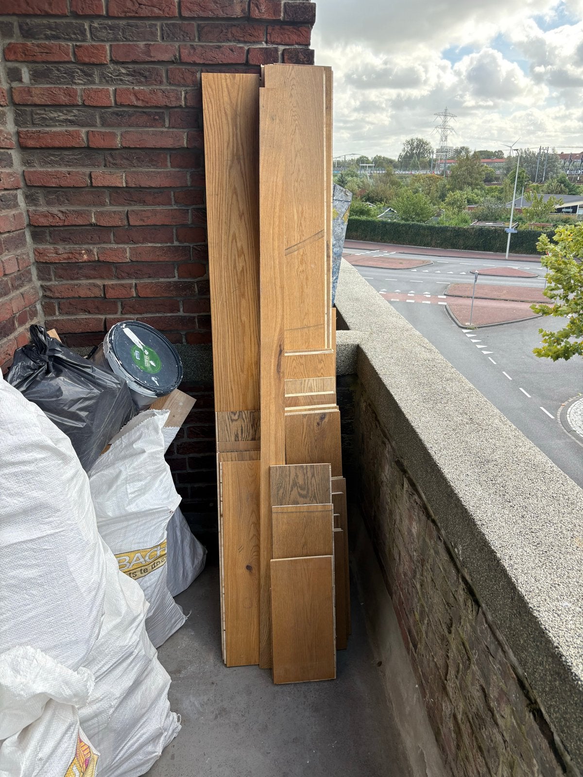 Diverse partij eiken en grenen houten planken en balken, Geïmpregneerd, Gebruikt, 25 tot 50 mm, Eiken