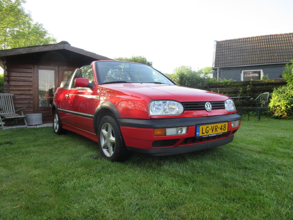 Volkswagen Golf 1.8 Cabriolet 55KW E2 1995 Rood nw APK, Voorwielaandrijving, Stof, 74 pk, Zwart
