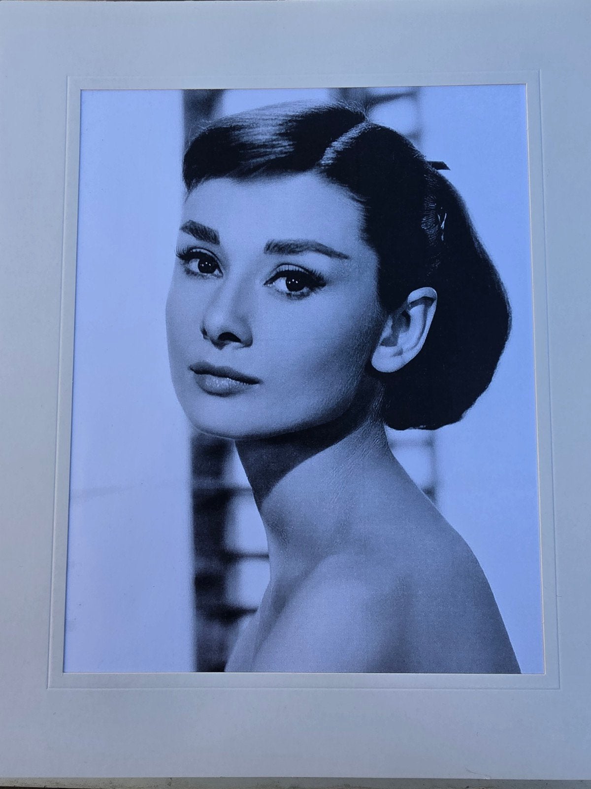 Audrey Hepburn Zwart-Wit Foto met Passe-Partout, Ophalen of Verzenden, Foto, Fotografie, Met passe-partout