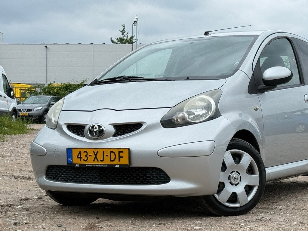 Toyota Aygo 1.0-12V +/ AIRCO/ VELGEN/ ZUINIG, Voorwielaandrijving, Gebruikt, 4 stoelen, 68 pk