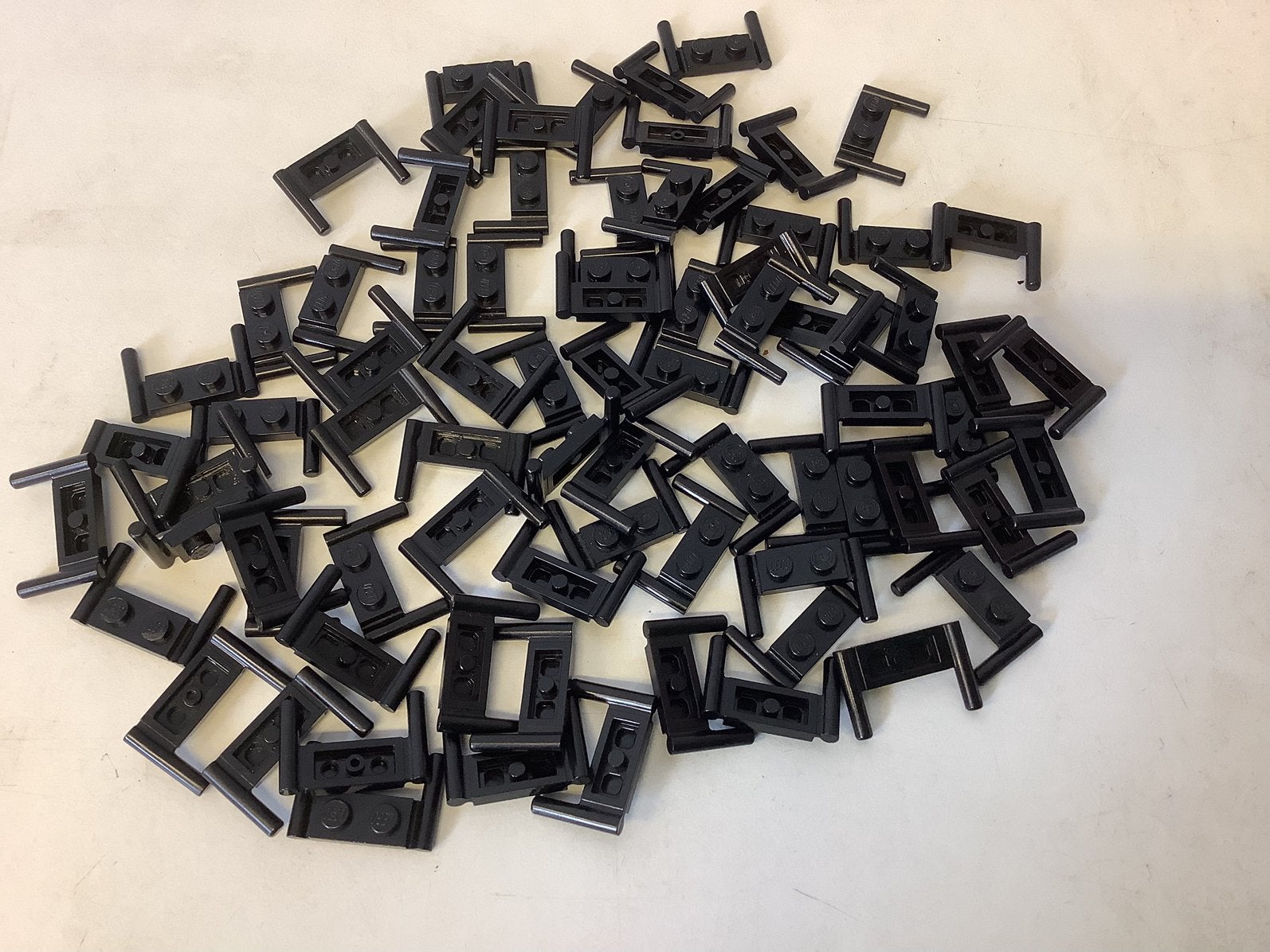 Lego plaat aangepast 1x2 met handgrepen zwart, Ophalen of Verzenden, Gebruikt, Losse stenen, Lego