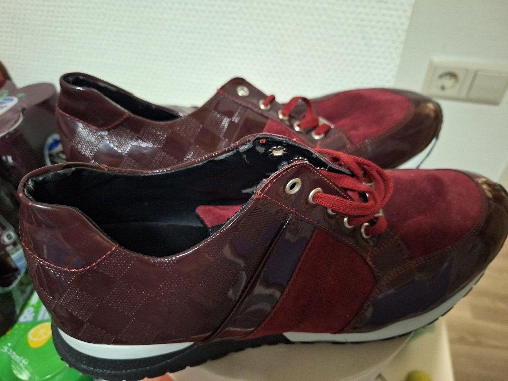 Lois vutton schoenen, Ophalen