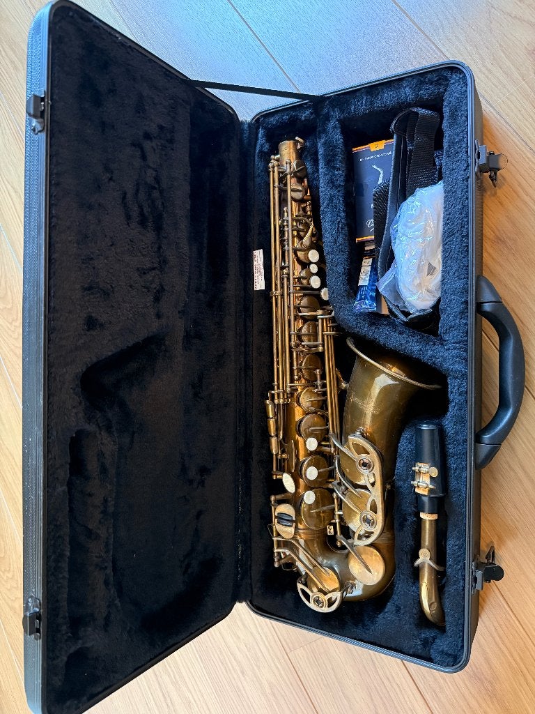 Stewart Ellis Saxofoon ( SE-710-ALB), Muziek en Instrumenten, Ophalen of Verzenden, Zo goed als nieuw, Alt, Met koffer