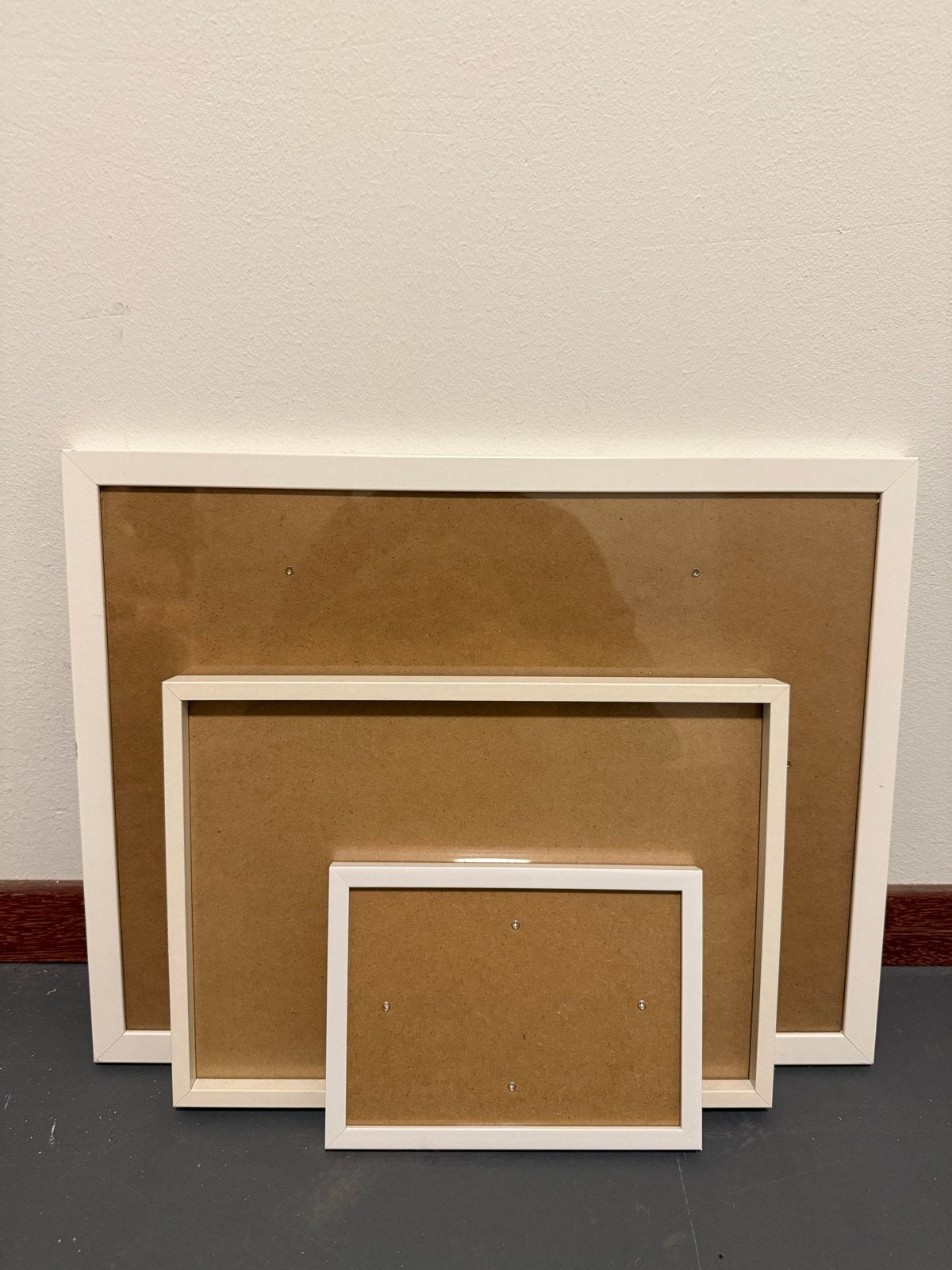 3 witte fotolijsten: 2 staand, 1 hangend, Ophalen, Gebruikt, Standaard fotolijst, Hangend