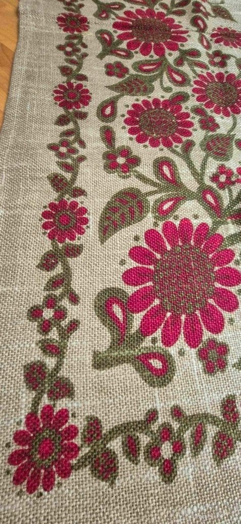 Mooi bloemen tafelkleed 130/130 cm, Huis en Inrichting, Gebruikt, Djt@dejuistetoon.eu, Ophalen of Verzenden, Mon Plaisir 19, Etten-Leur, Netherlands