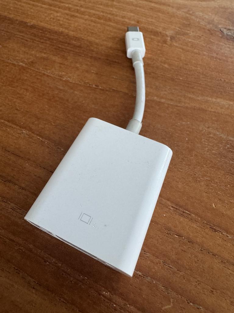 Apple Thunderbolt / Mini DisplayPort naar VGA Adapter A1307, Ophalen, Gebruikt