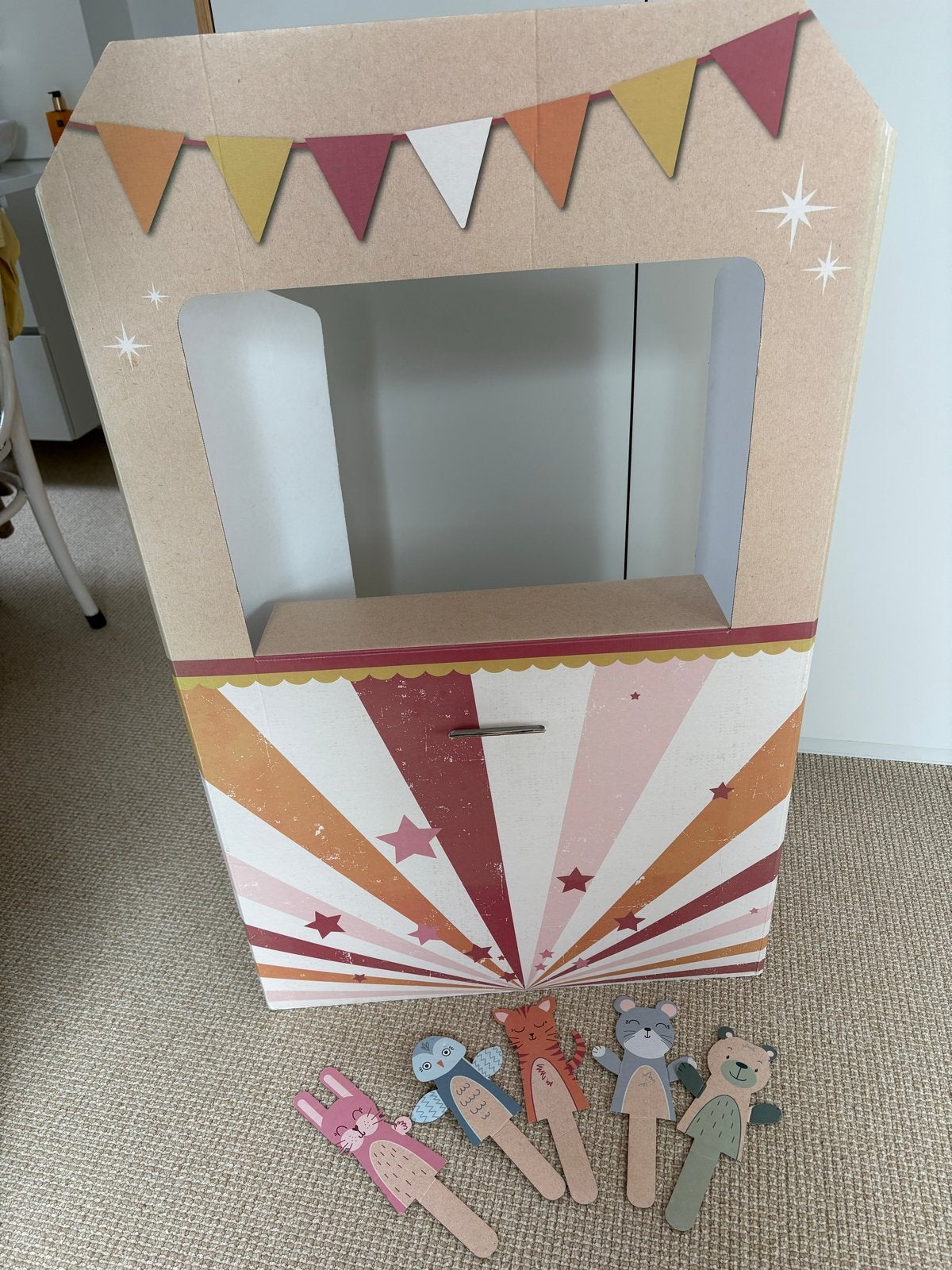 Poppenkast van karton (Eve) met handpoppen en stokpoppen, Ophalen, Gebruikt, Overige typen