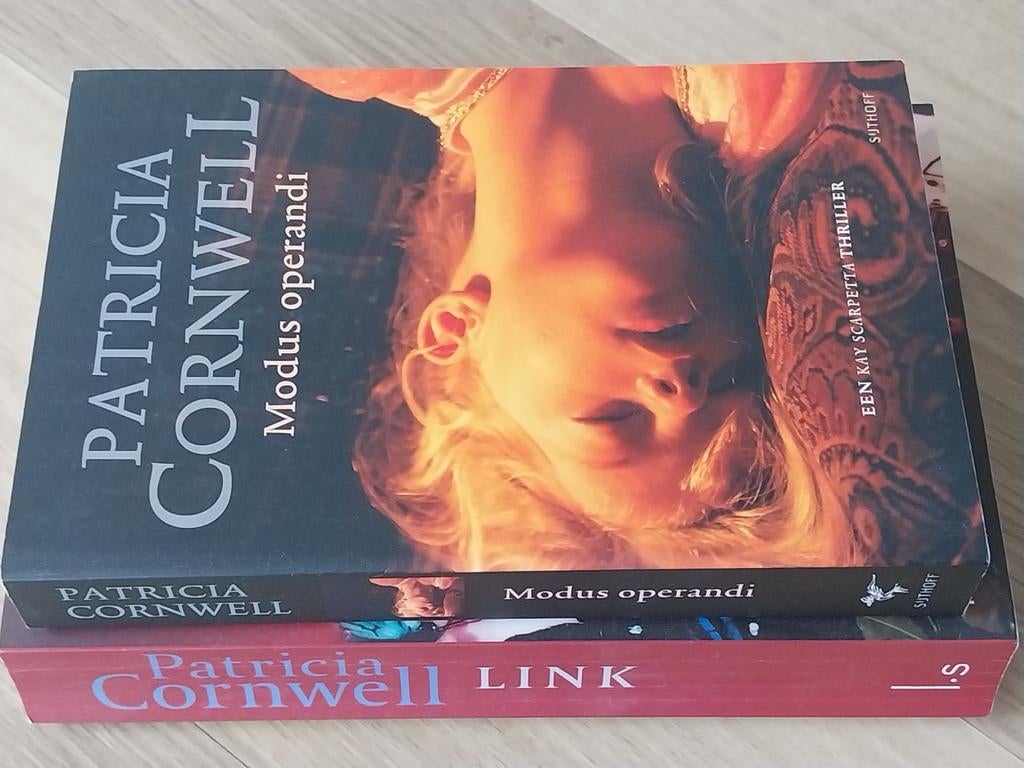 Patricia Cornwell - Modus Operandi & Link, Ophalen of Verzenden, Gelezen, Patricia Cornwell, Amerika